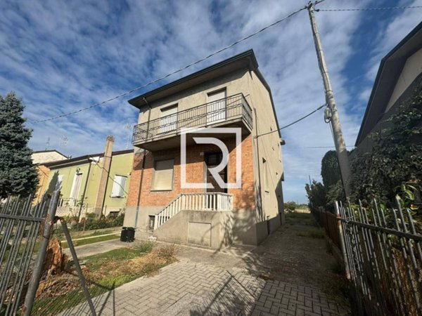 casa indipendente in vendita a Cesena in zona Macerone