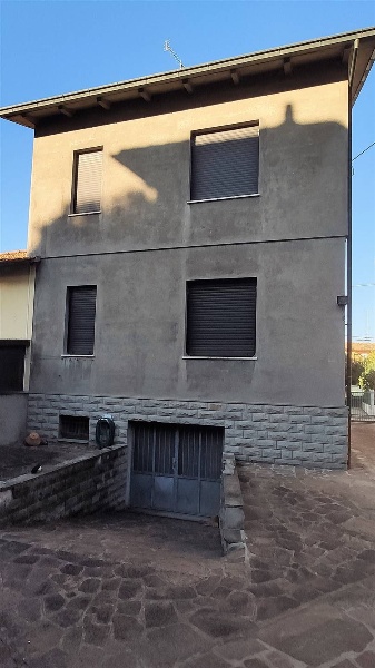 casa indipendente in vendita a Cesena in zona San Rocco