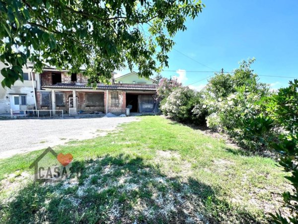 casa indipendente in vendita a Cesena in zona Marcorano