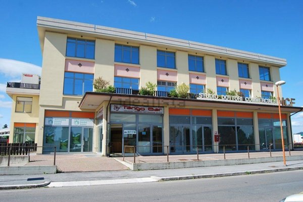 locale commerciale in vendita a Cesena