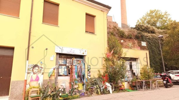casa indipendente in vendita a Cesena in zona Centro Storico