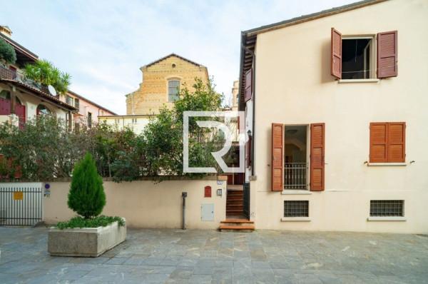 casa indipendente in vendita a Cesena in zona Centro Storico