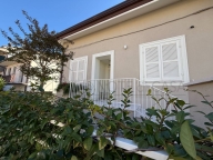 casa indipendente in vendita a Cesena