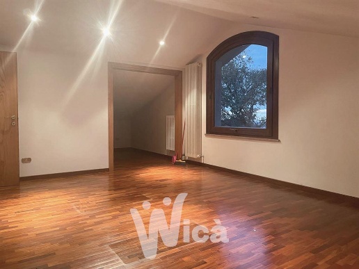 casa indipendente in vendita a Cesena in zona Centro Storico