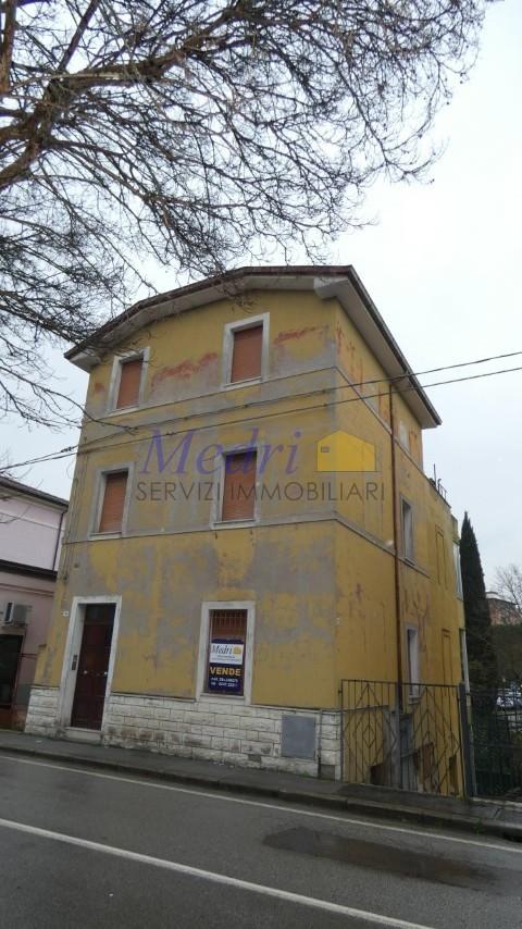 casa indipendente in vendita a Cesena in zona Cesuola