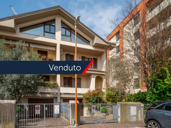 casa indipendente in vendita a Cesena in zona Fiorenzuola