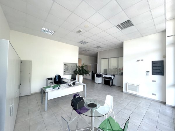 ufficio in vendita a Cesena