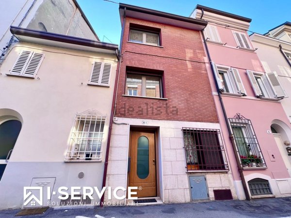 appartamento in vendita a Cesena in zona Centro Storico