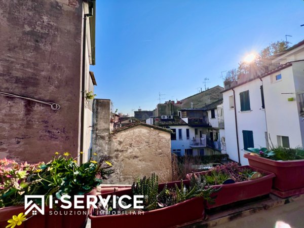 casa indipendente in vendita a Cesena in zona Centro Storico