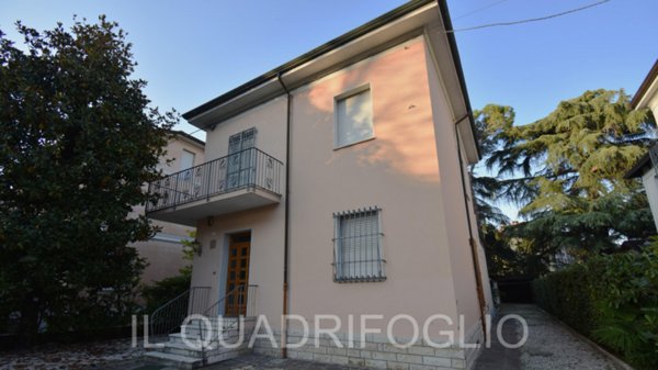 casa indipendente in vendita a Cesena in zona Centro Storico