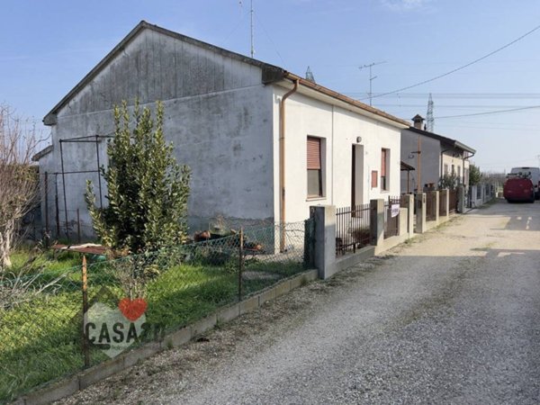 casa indipendente in vendita a Cesena