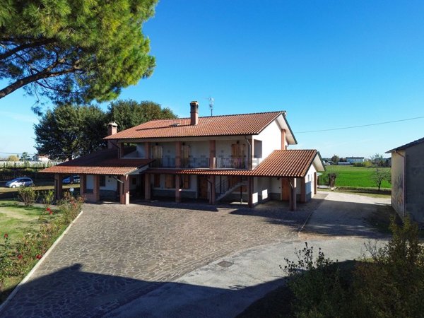 casa indipendente in vendita a Cesena in zona San Cristoforo