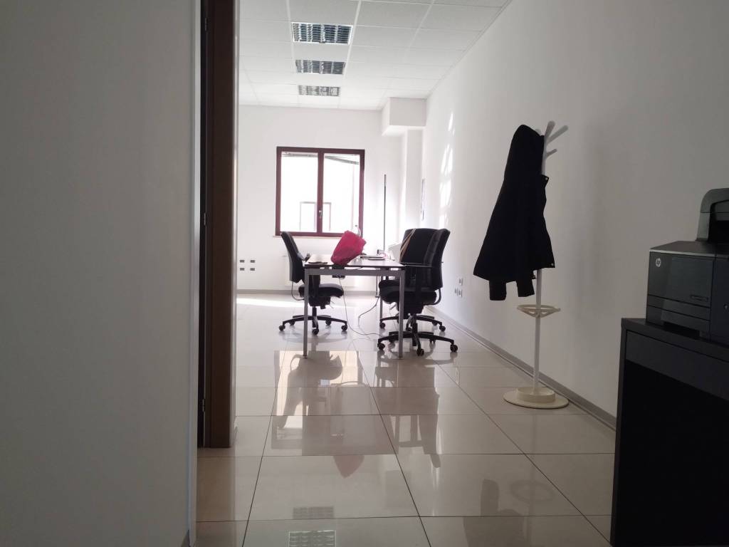 ufficio in vendita a Cesena in zona Villa Chiaviche