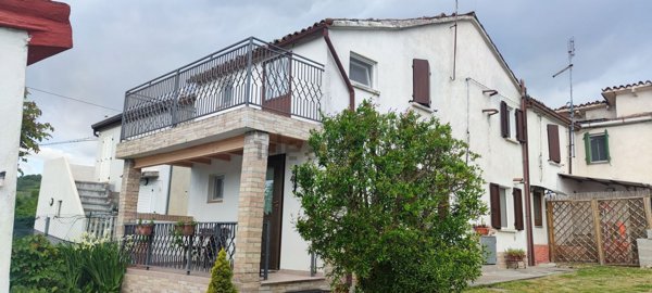 casa indipendente in vendita a Cesena in zona Formignano