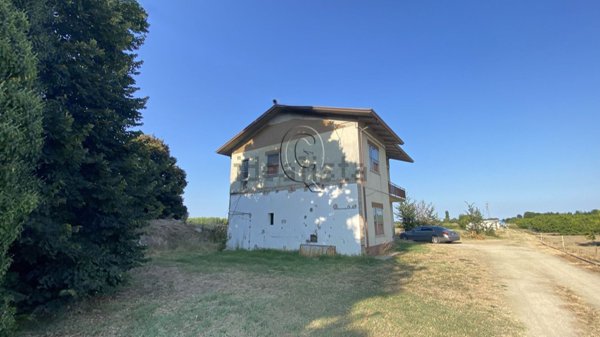 casa indipendente in vendita a Cesena