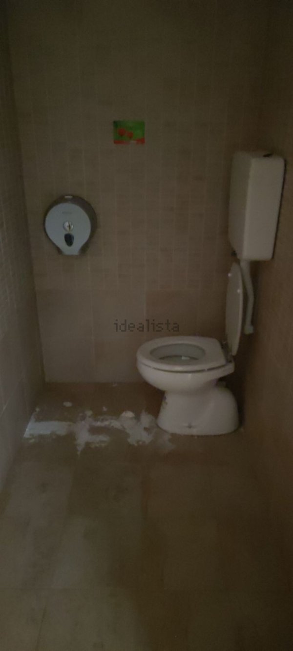 locale commerciale in vendita a Cesena