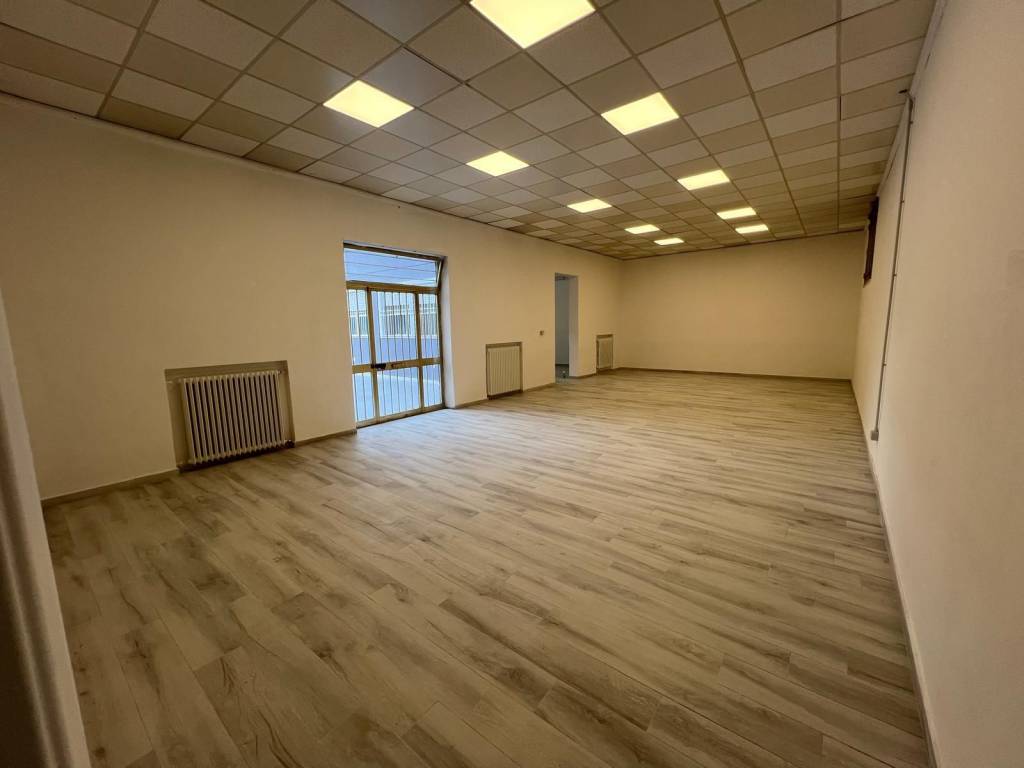 locale commerciale in vendita a Cesena in zona San Giorgio