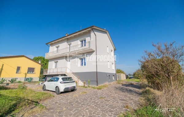 casa indipendente in vendita a Cesena