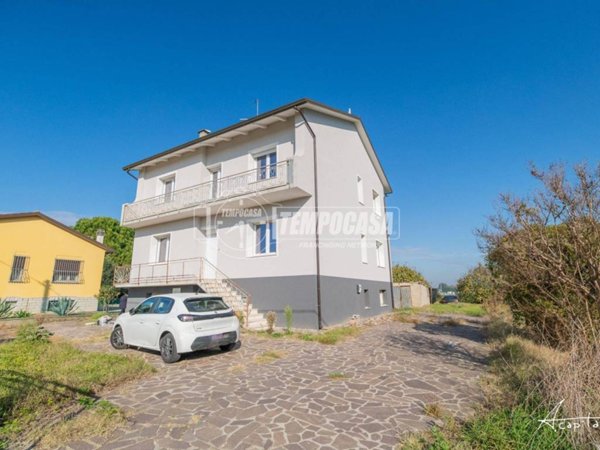 casa indipendente in vendita a Cesena
