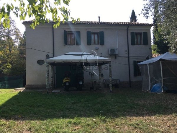 casa indipendente in vendita a Cesena