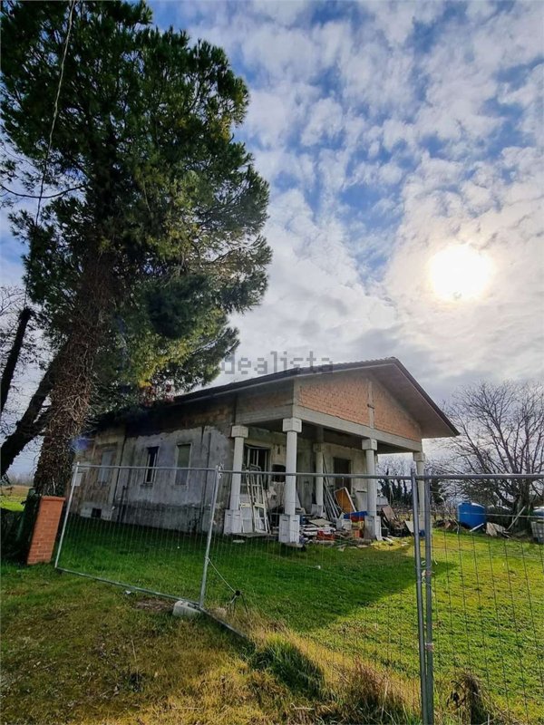 casa indipendente in vendita a Cesena