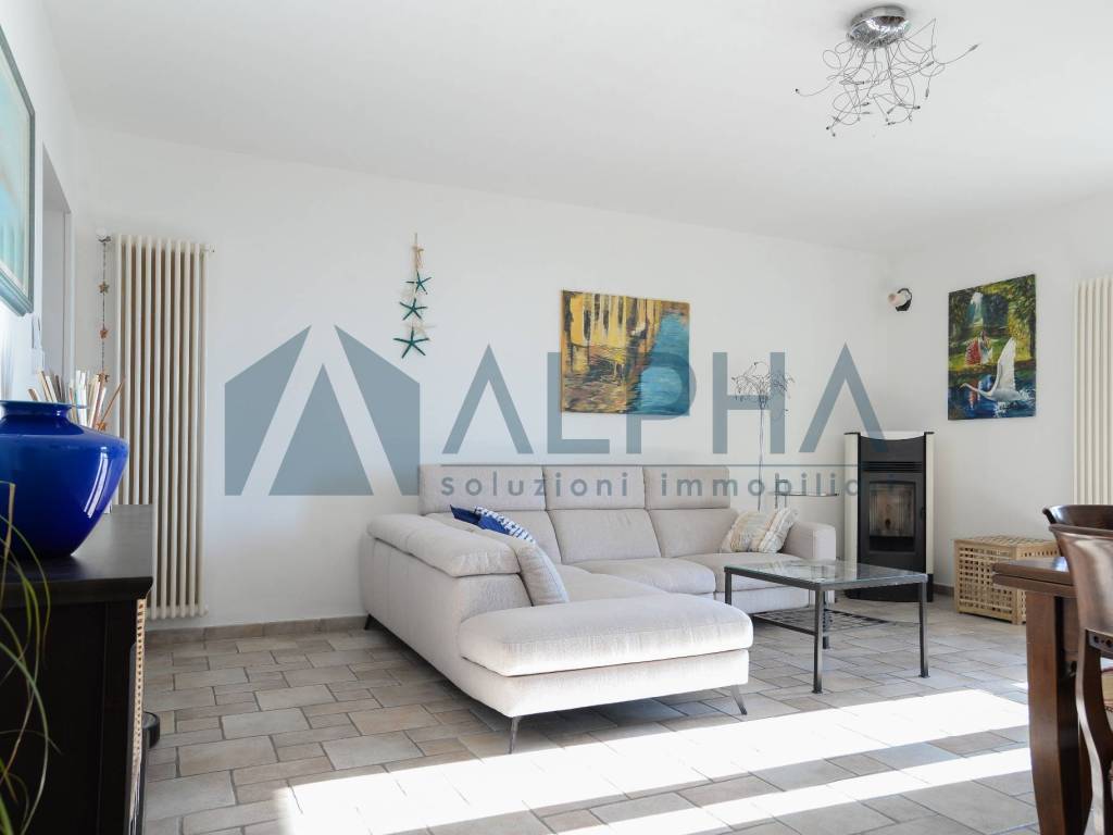 casa indipendente in vendita a Cesena in zona San Tomaso