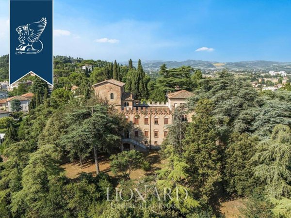 casa indipendente in vendita a Cesena in zona Centro Storico