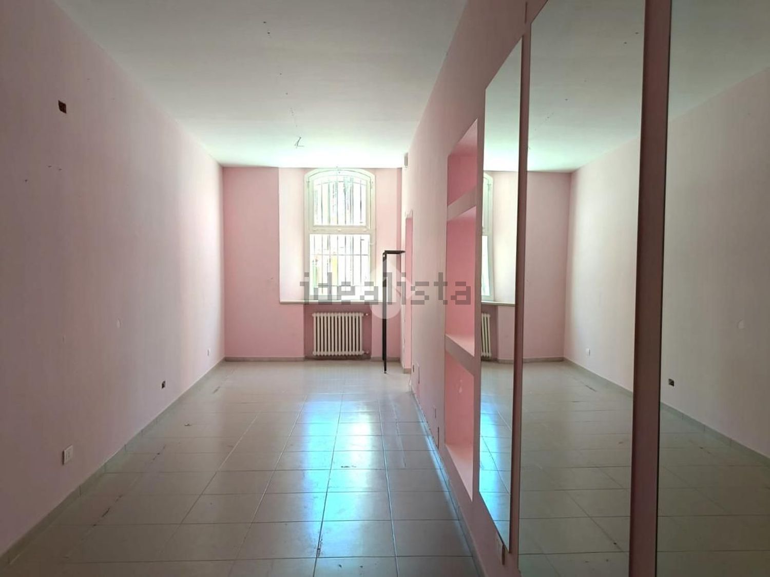 negozio in vendita a Cesena in zona Centro Storico