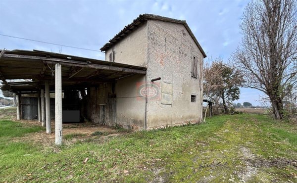 casa indipendente in vendita a Cesena in zona Calabrina