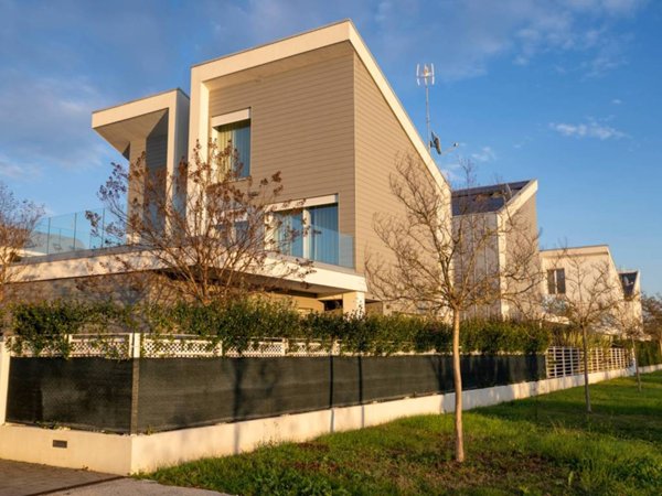 casa indipendente in vendita a Cesena