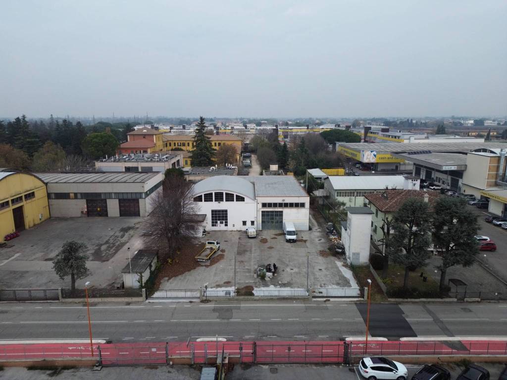 capannone in vendita a Cesena in zona Sant'Egidio