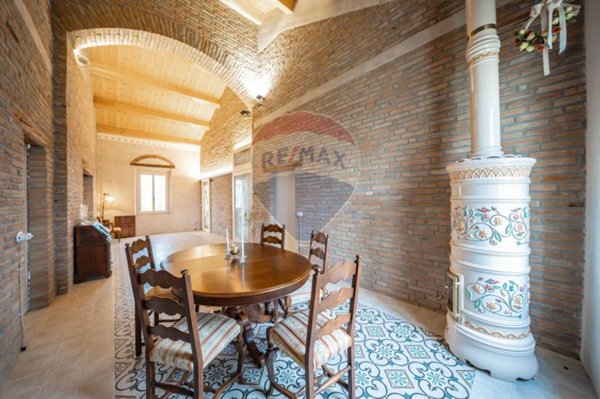 casa indipendente in vendita a Cesena in zona Macerone