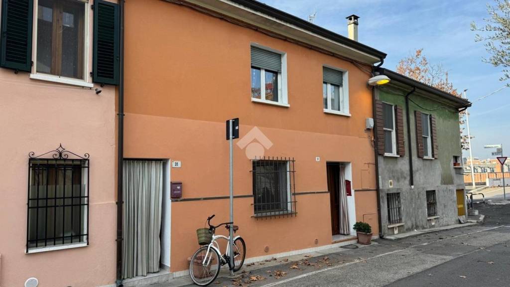 casa indipendente in vendita a Cesena in zona Centro Storico