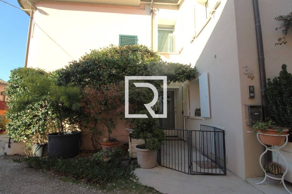 casa indipendente in vendita a Cesena in zona San Carlo