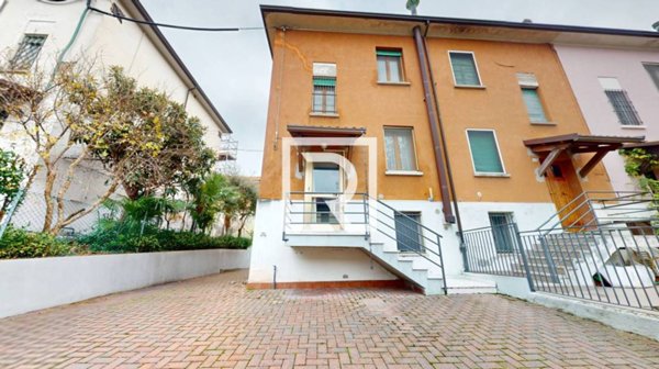 casa indipendente in vendita a Cesena in zona Centro Storico