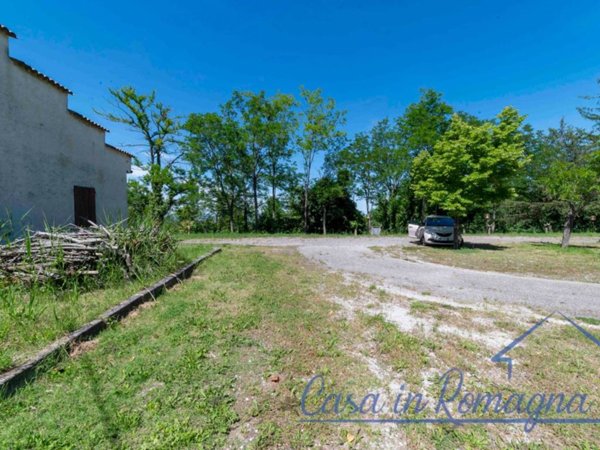 locale commerciale in vendita a Cesena in zona Cesuola