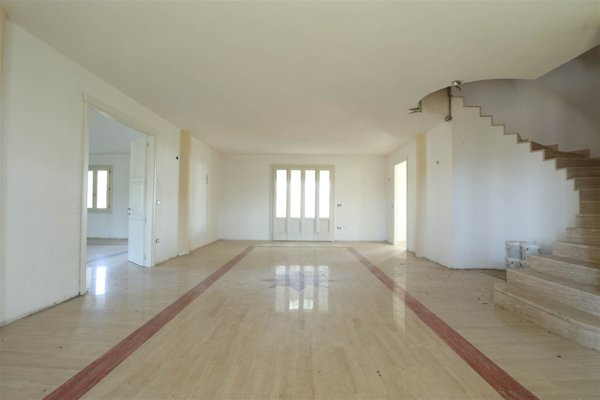 casa indipendente in vendita a Cesena in zona Carpineta