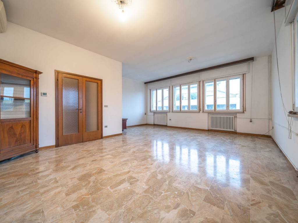 appartamento in vendita a Cesena in zona Centro Storico