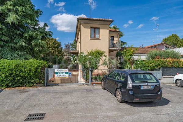 casa indipendente in vendita a Cesena in zona Macerone