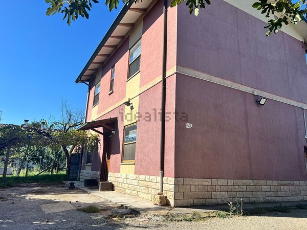 casa indipendente in vendita a Cesena in zona Sant'Andrea in Bagnolo