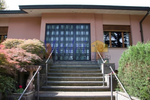 casa indipendente in vendita a Cesena