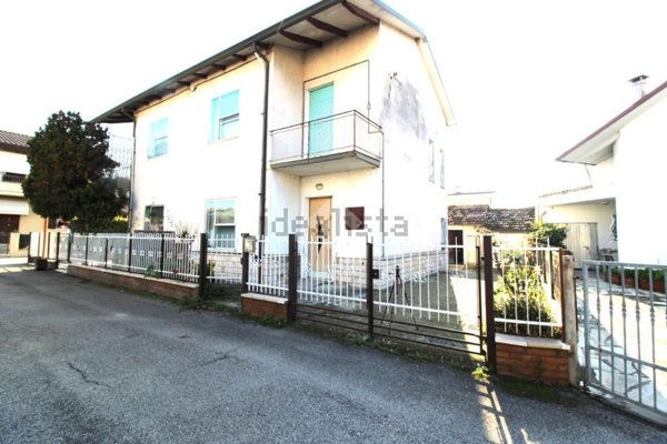 appartamento in vendita a Cesena in zona Fiorenzuola