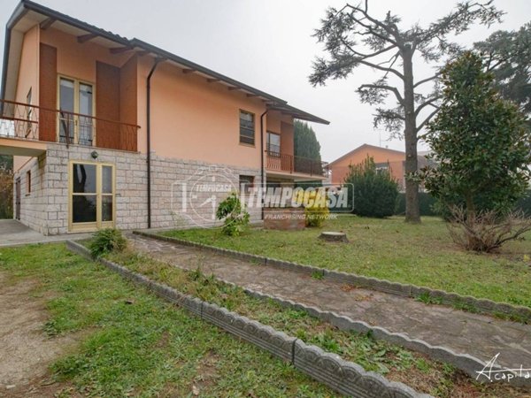 casa indipendente in vendita a Cesena