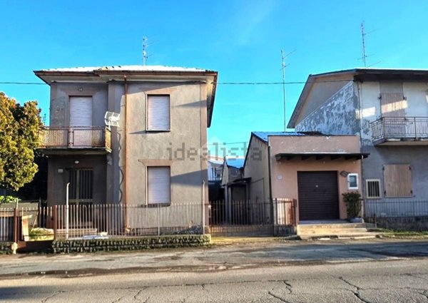 casa semindipendente in vendita a Cesena