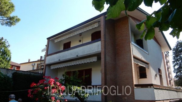 casa indipendente in vendita a Cesena in zona Cesuola