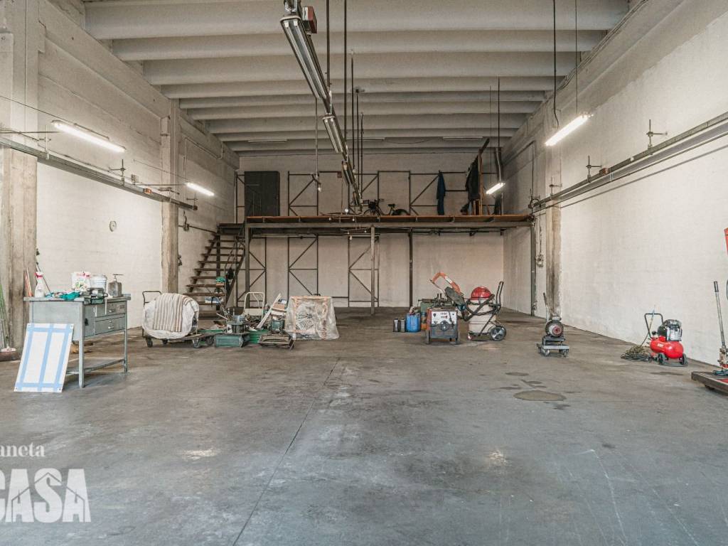 locale commerciale in vendita a Cesena in zona Sant'Egidio