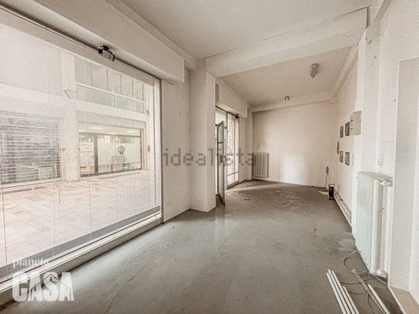 negozio in vendita a Cesena in zona Centro Storico