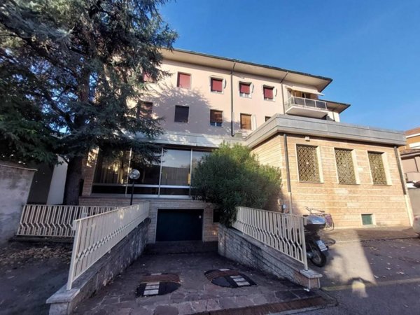 ufficio in vendita a Cesena in zona Centro Storico