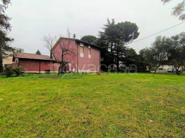 casa indipendente in vendita a Cesena