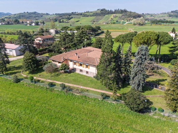casa indipendente in vendita a Cesena in zona Calisese